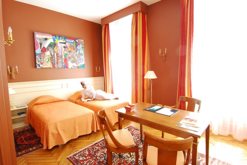 Ermitage Bouquet Hotel Rouen Exterior photo