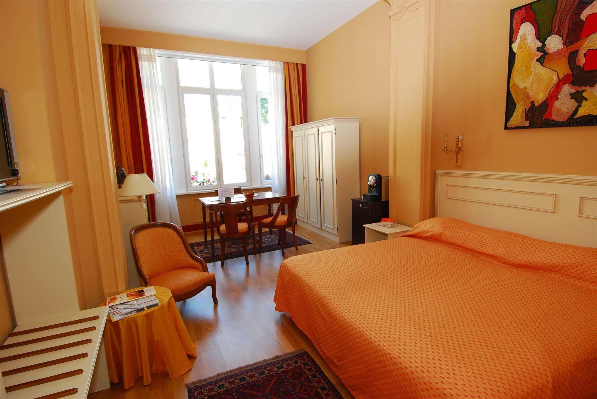 Ermitage Bouquet Hotel Rouen Exterior photo