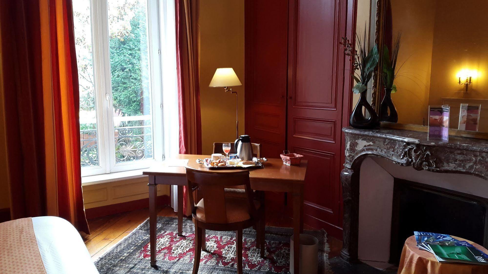 Ermitage Bouquet Hotel Rouen Exterior photo
